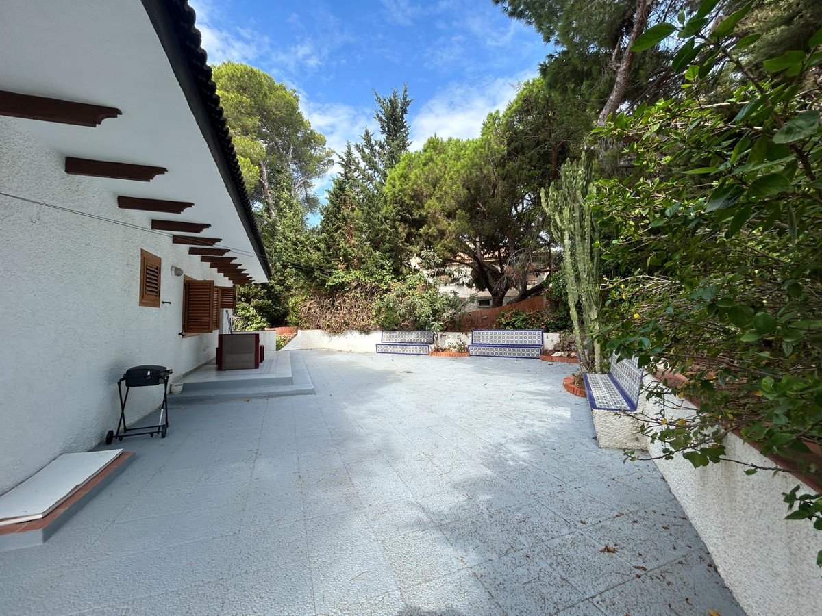 7 Bed Detached Villa in Campoamor