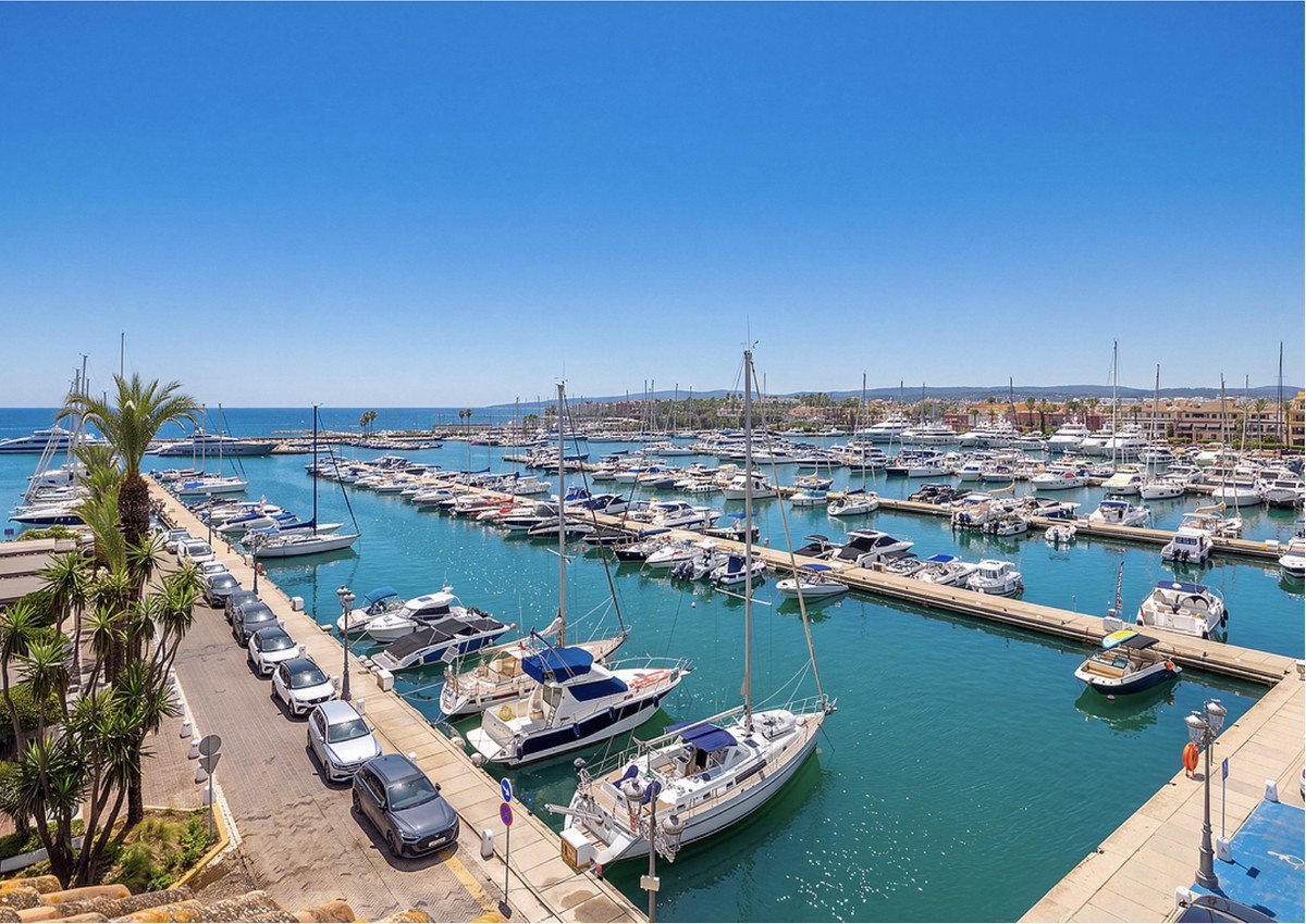 4 Bed Penthouse in Sotogrande Marina