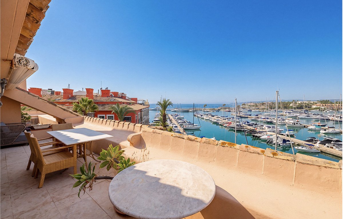4 Bed Penthouse in Sotogrande Marina