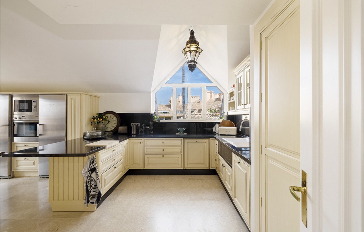 4 Bed Penthouse in Sotogrande Marina