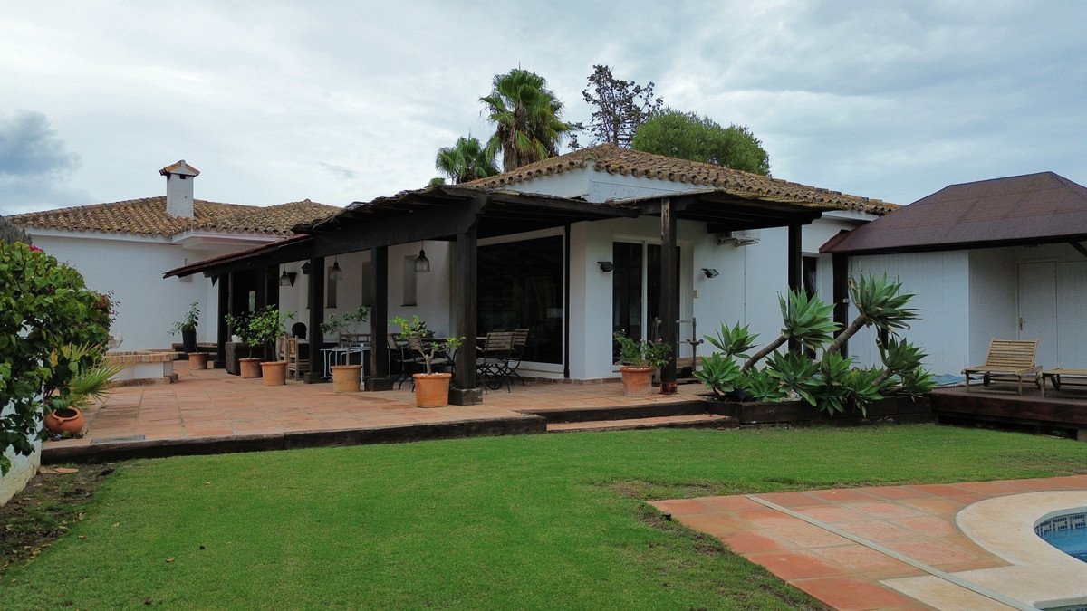 5 Bed Detached Villa in Sotogrande Costa