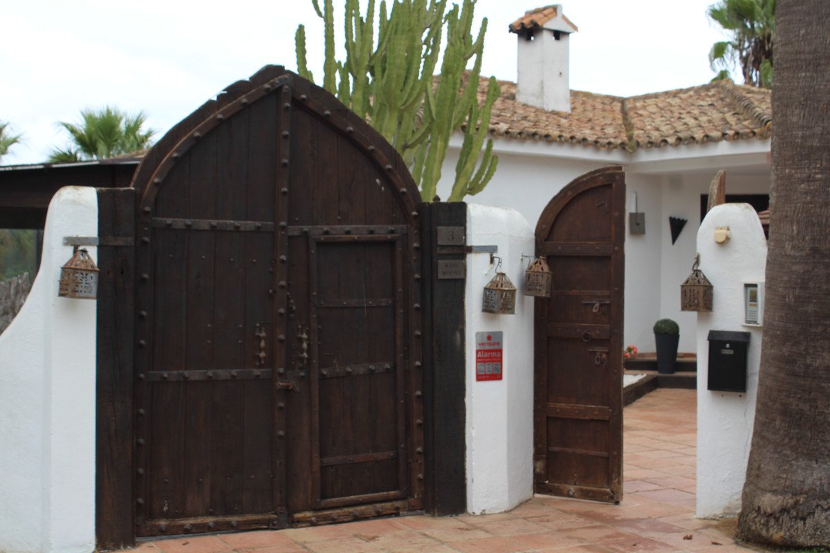 5 Bed Detached Villa in Sotogrande Costa