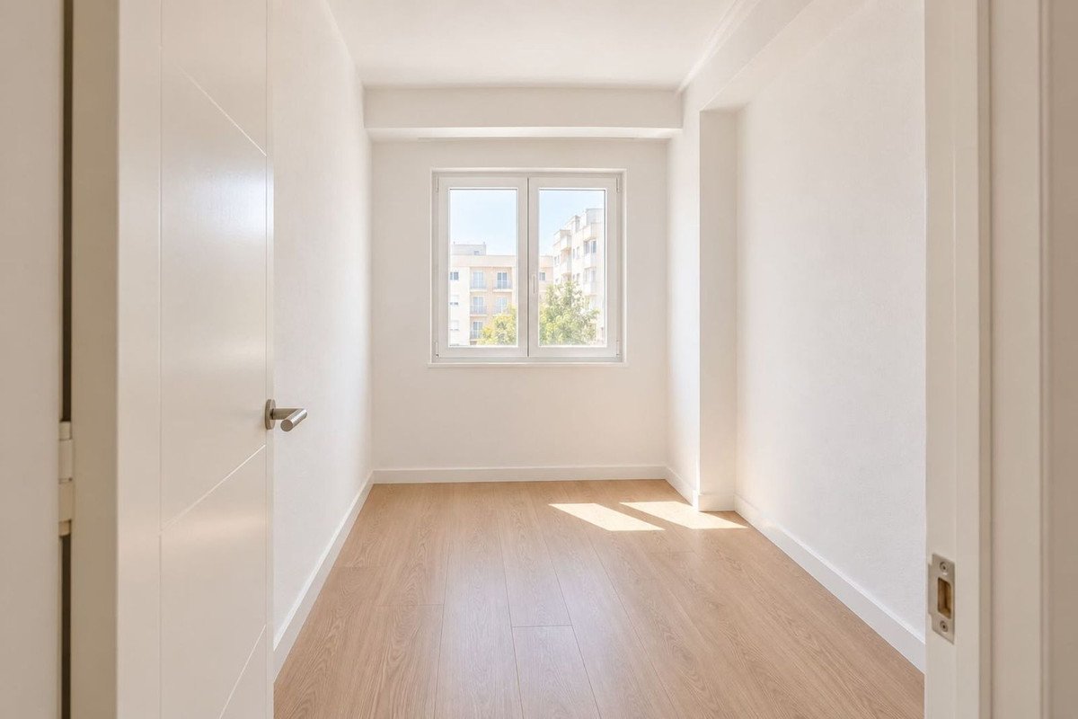 3 Bed Middle Floor Apartment in Estepona