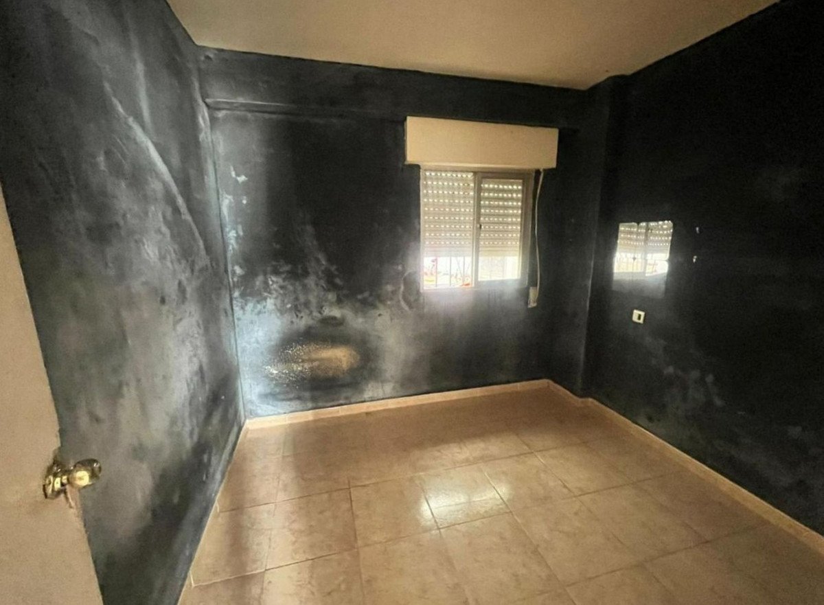 3 Bed Middle Floor Apartment in Estepona