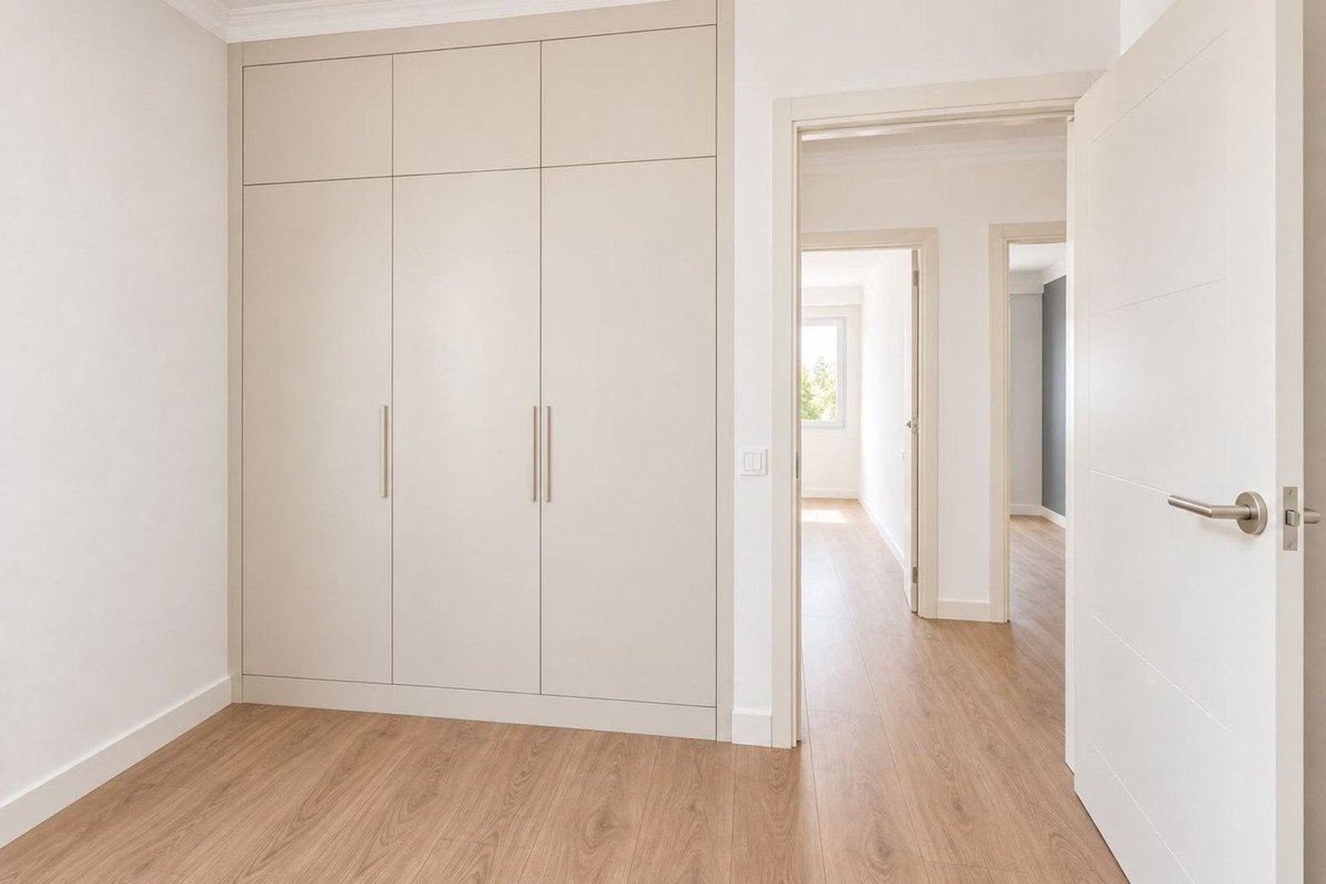 3 Bed Middle Floor Apartment in Estepona