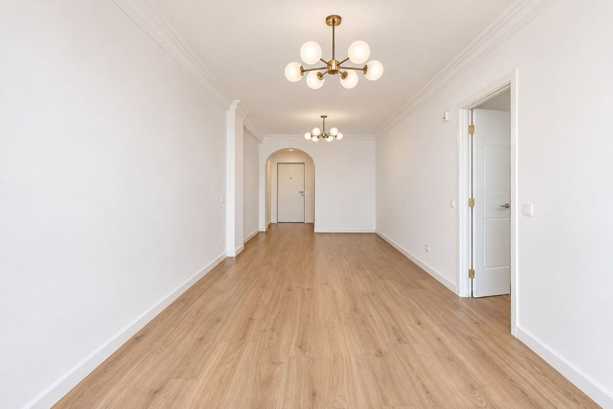 3 Bed Middle Floor Apartment in Estepona