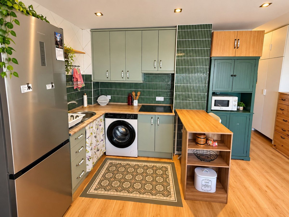2 Bed Top Floor Apartment in Las Lagunas