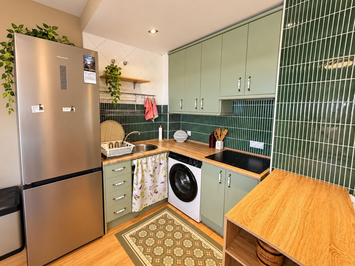 2 Bed Top Floor Apartment in Las Lagunas