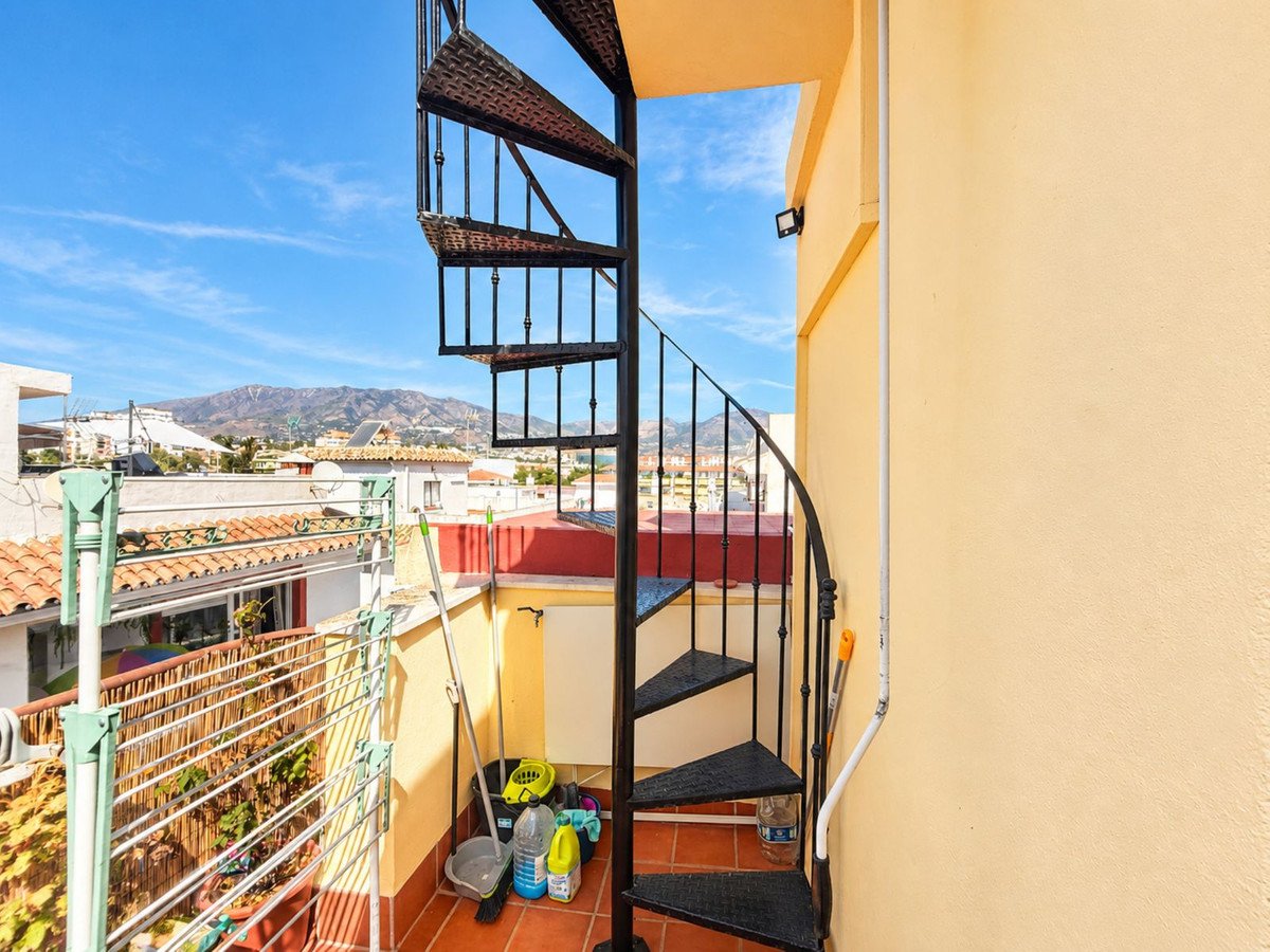 2 Bed Top Floor Apartment in Las Lagunas