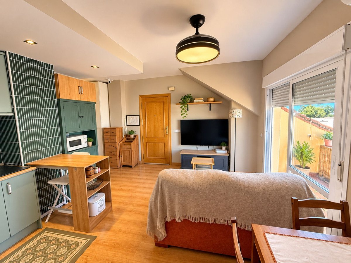 2 Bed Top Floor Apartment in Las Lagunas