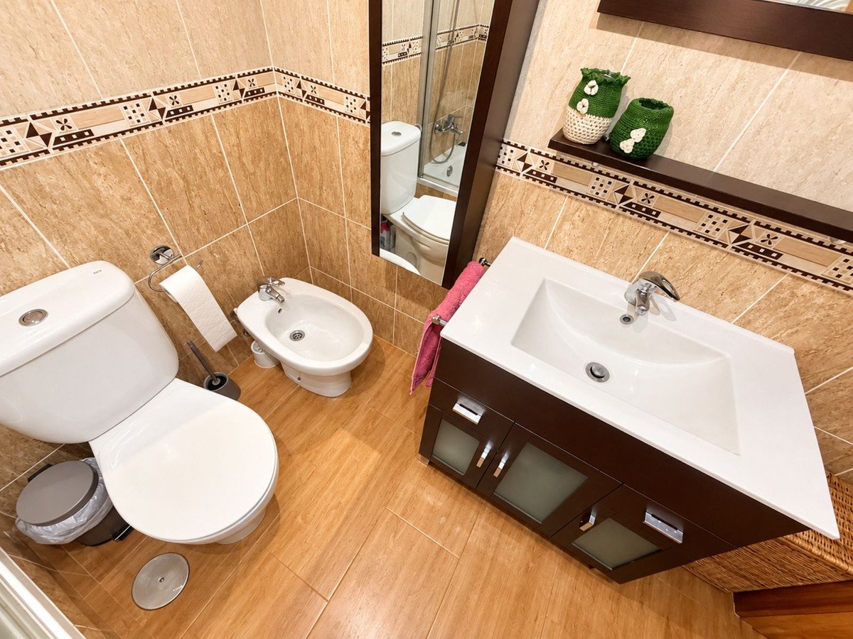 2 Bed Top Floor Apartment in Las Lagunas