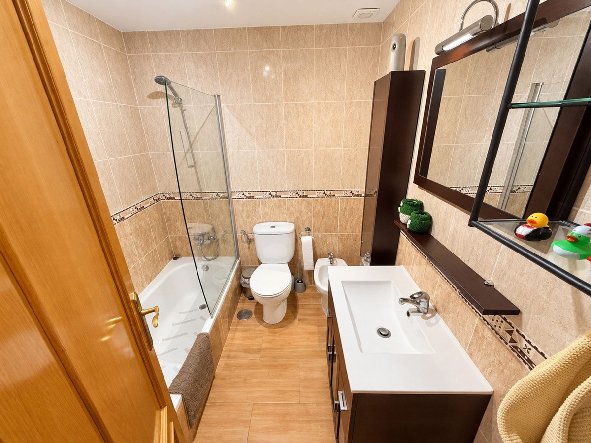 2 Bed Top Floor Apartment in Las Lagunas