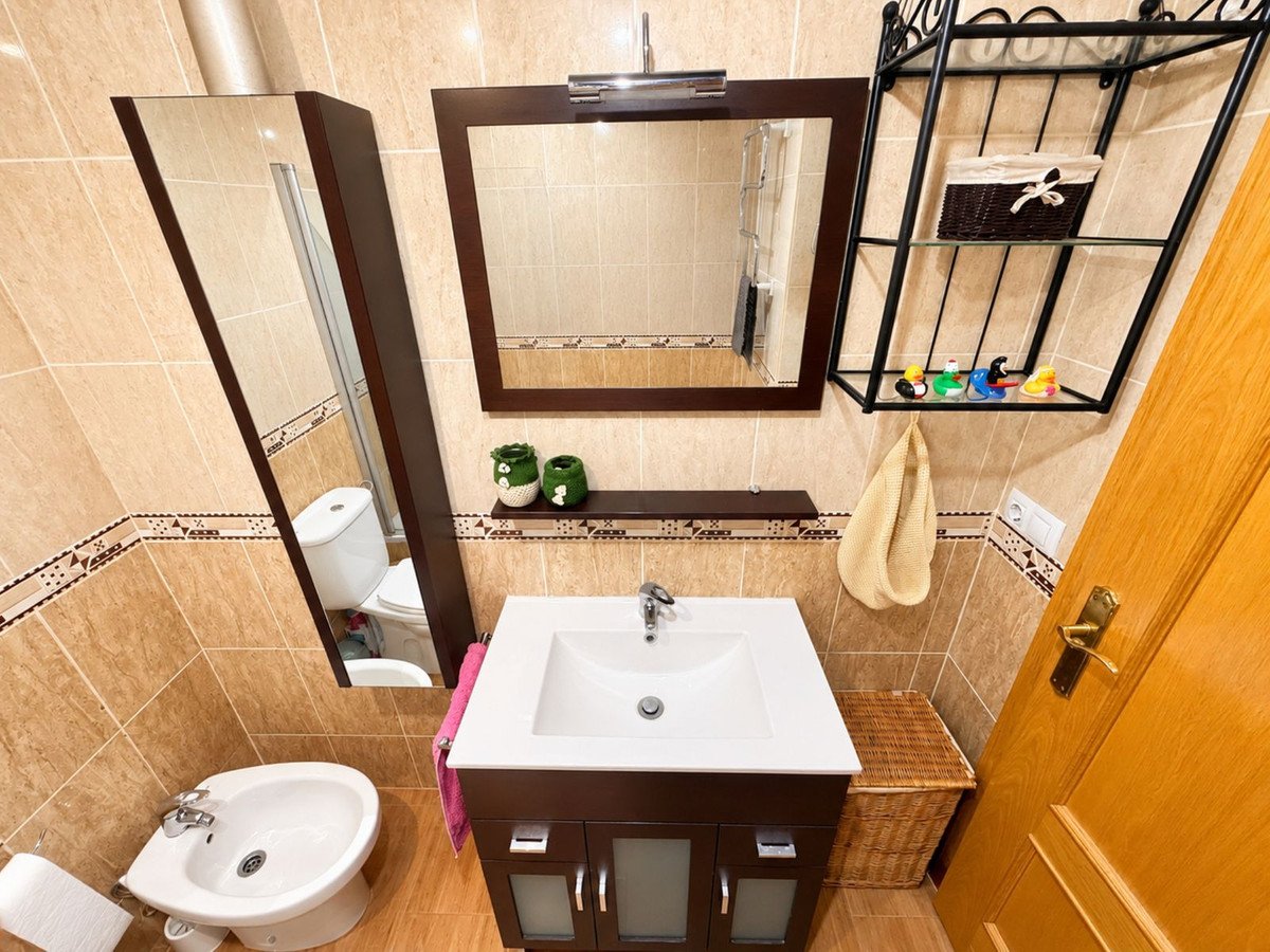 2 Bed Top Floor Apartment in Las Lagunas