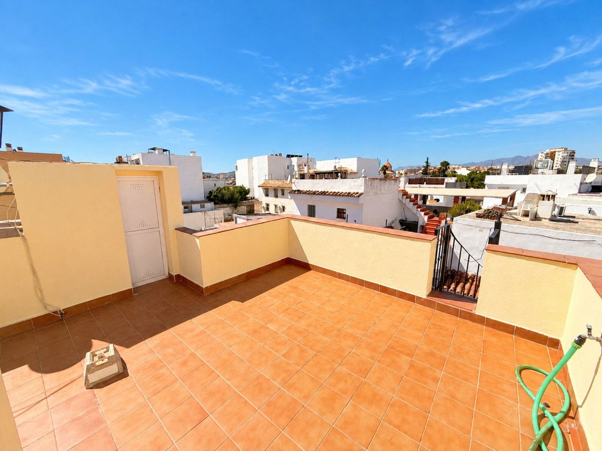 2 Bed Top Floor Apartment in Las Lagunas