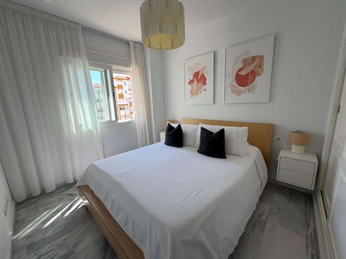 2 Bed Middle Floor Apartment in Estepona