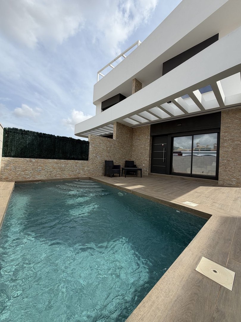 2 Bed Quad in Los Montesinos