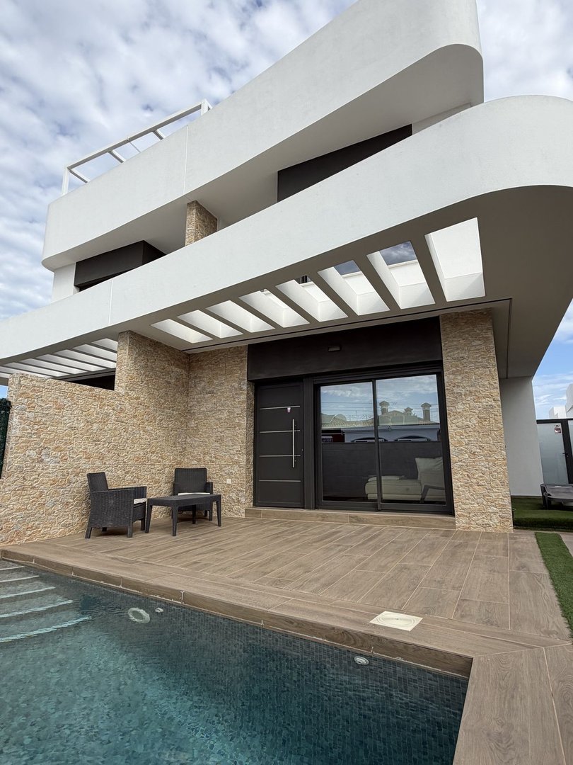2 Bed Quad in Los Montesinos