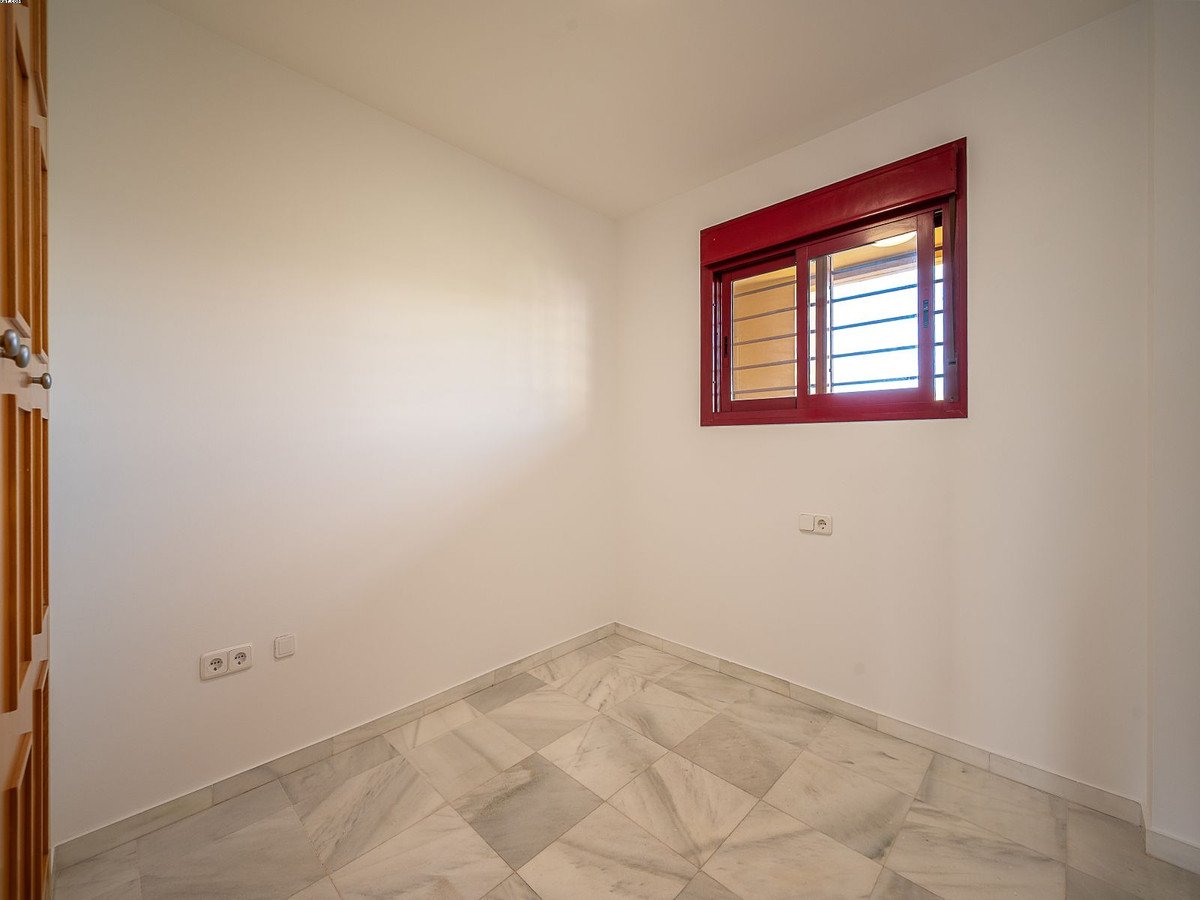 2 Bed Middle Floor Apartment in La Cala de Mijas