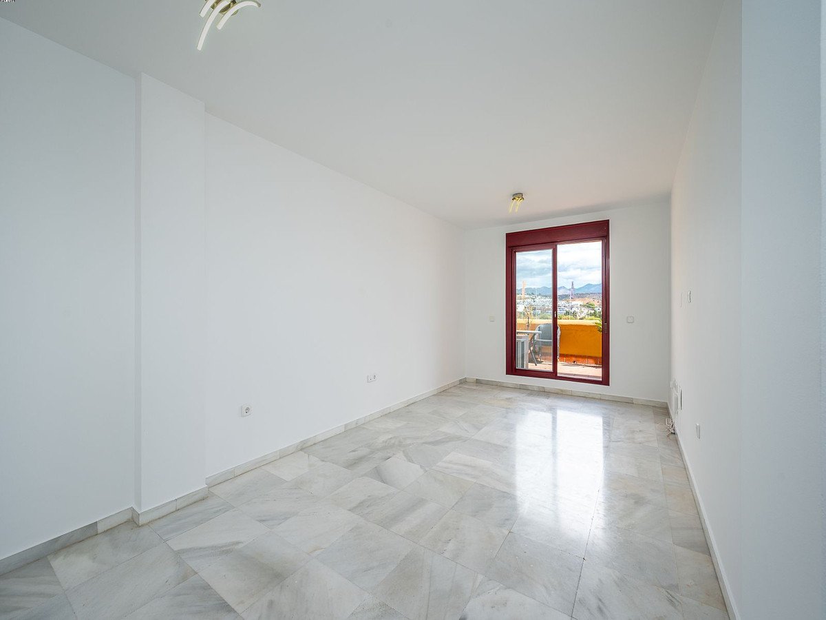 2 Bed Middle Floor Apartment in La Cala de Mijas