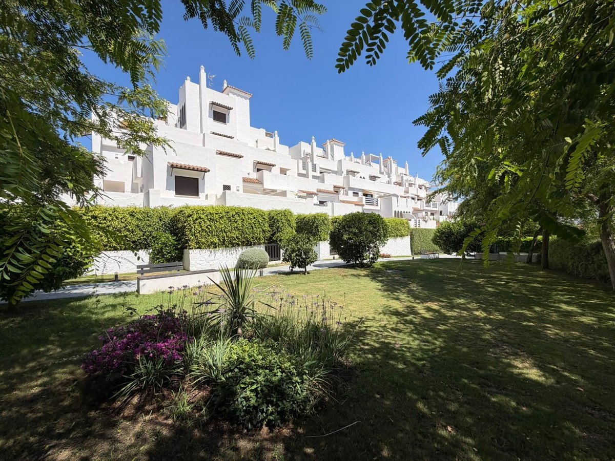 2 Bed Ground Floor Apartment in Selwo