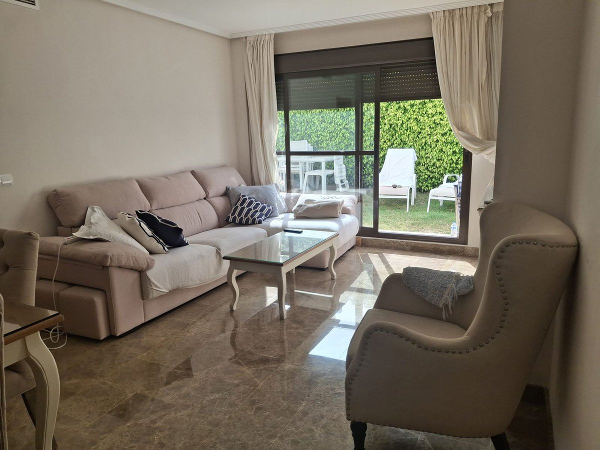 2 Bed Ground Floor Apartment in Selwo