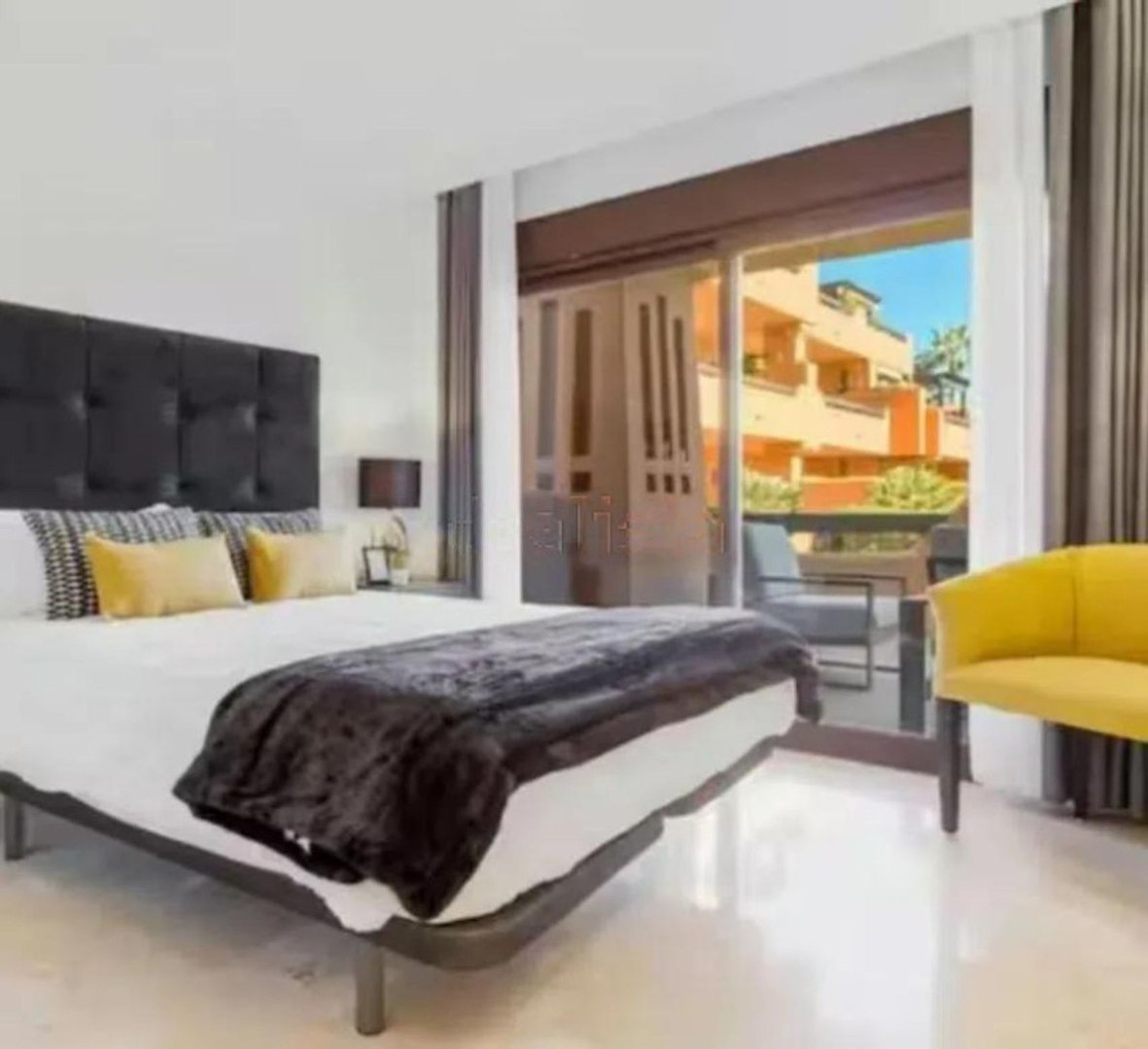 2 Bed Ground Floor Apartment in Estepona