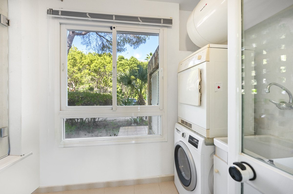 3 Bed Ground Floor Apartment in Benahavís