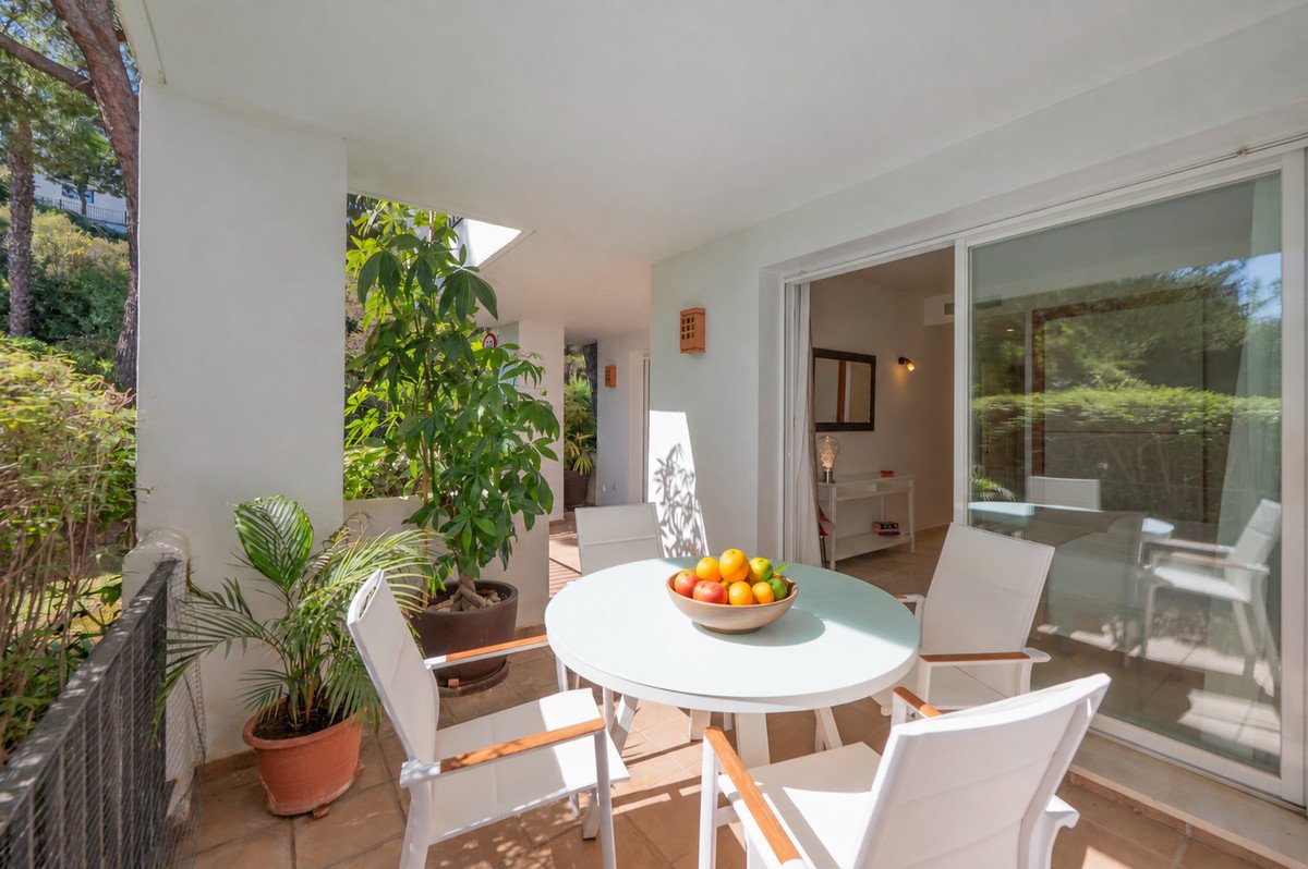 3 Bed Ground Floor Apartment in Benahavís