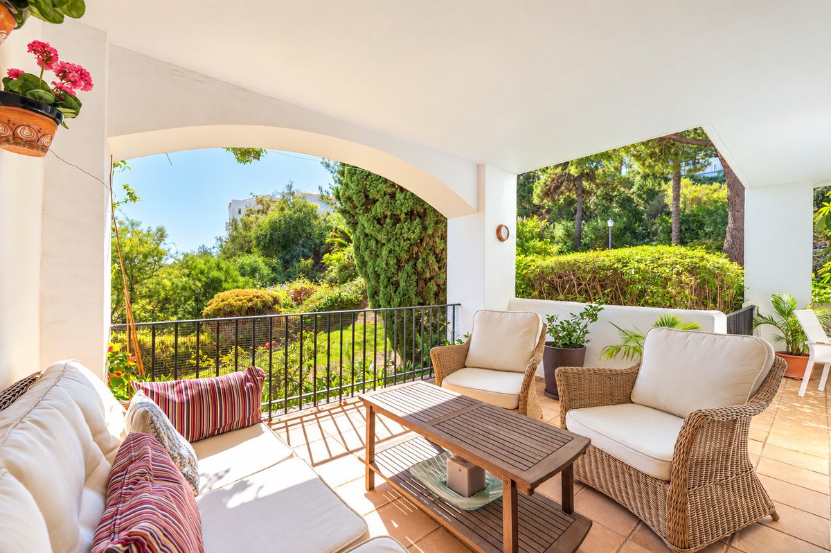3 Bed Ground Floor Apartment in Benahavís