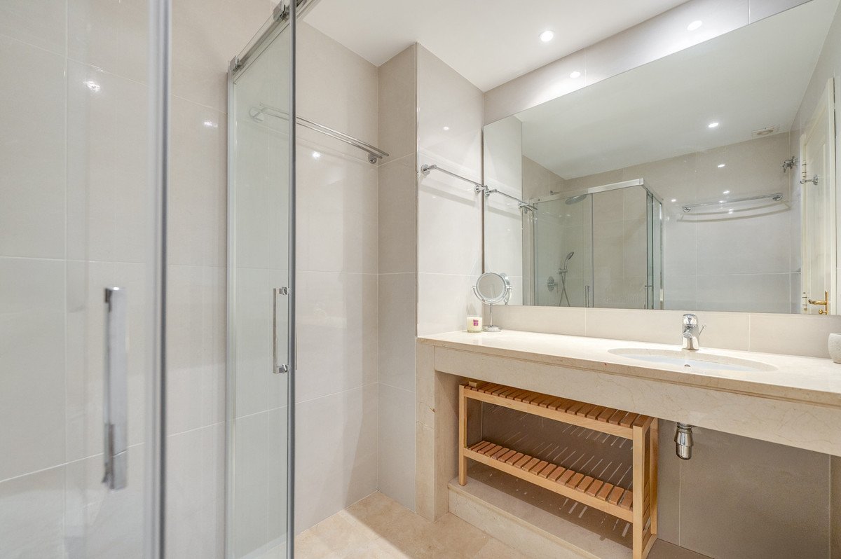 3 Bed Ground Floor Apartment in Benahavís