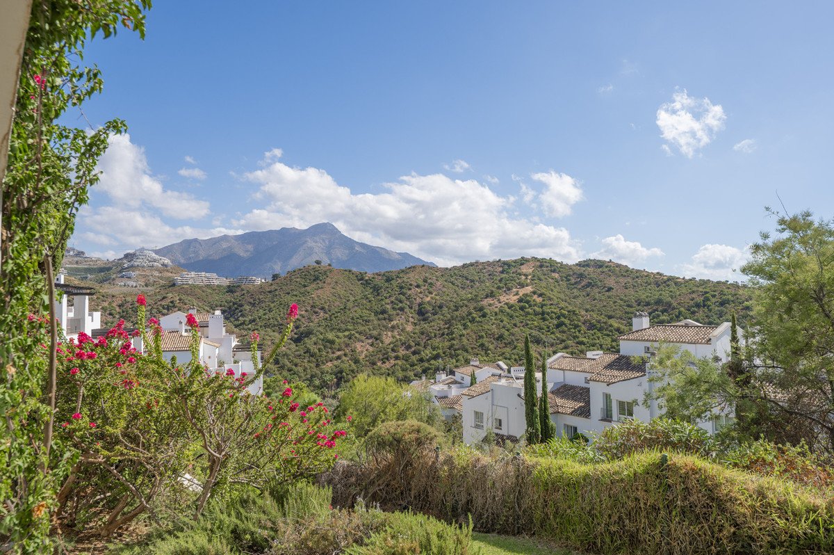 3 Bed Ground Floor Apartment in Benahavís