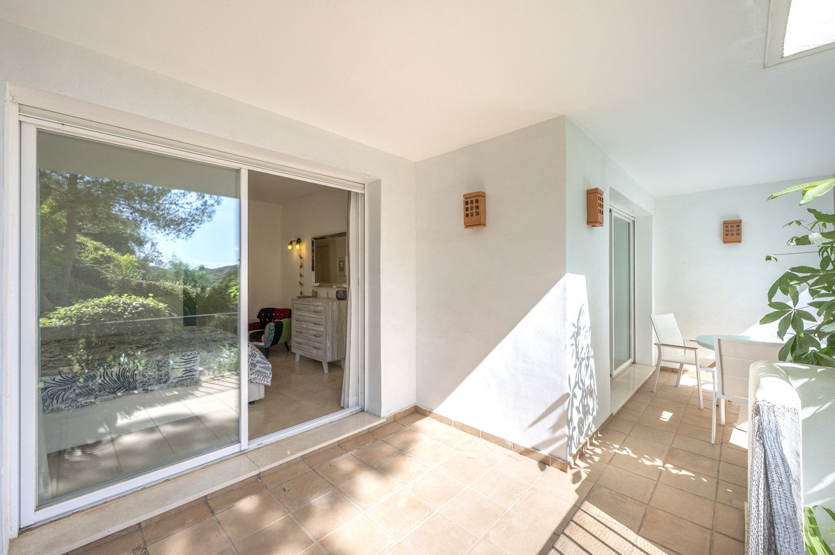 3 Bed Ground Floor Apartment in Benahavís