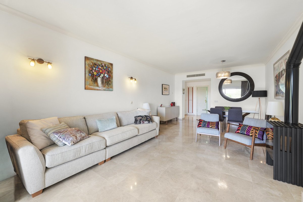 3 Bed Ground Floor Apartment in Benahavís