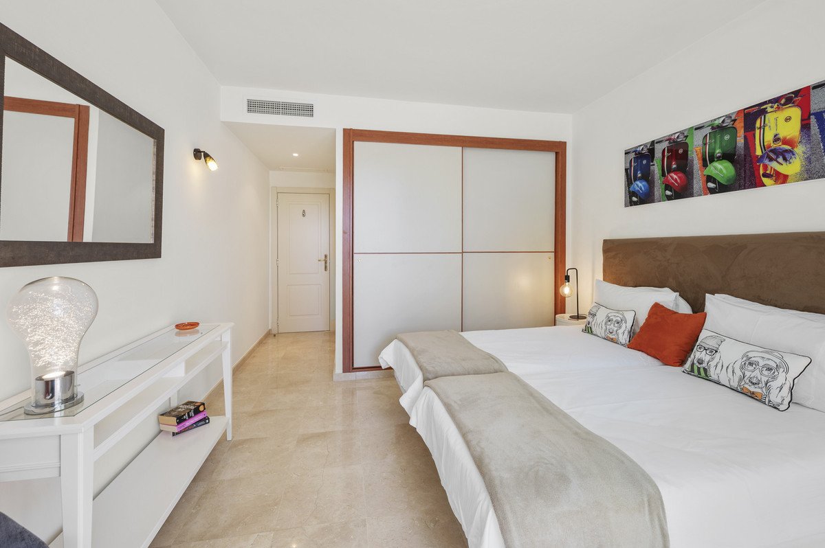 3 Bed Ground Floor Apartment in Benahavís