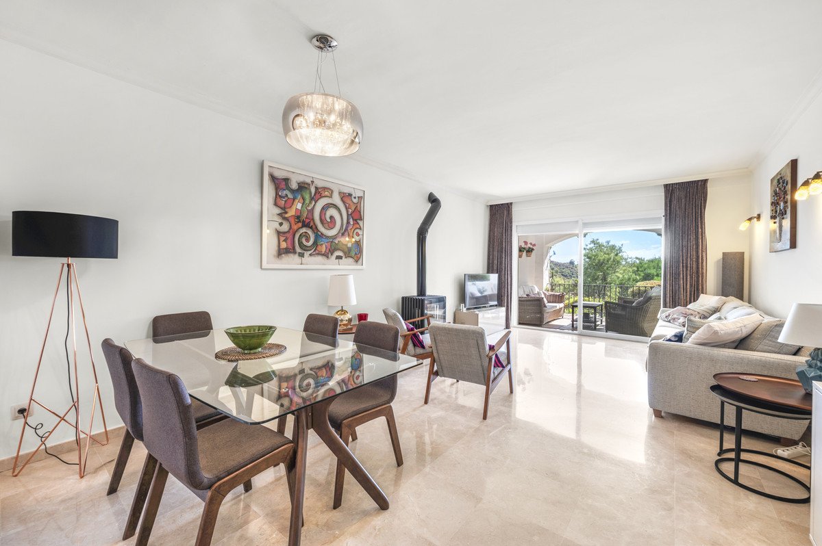 3 Bed Ground Floor Apartment in Benahavís