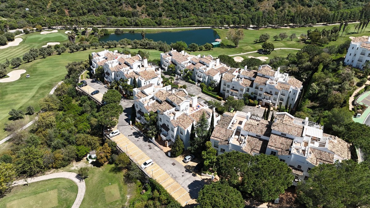 3 Bed Ground Floor Apartment in Benahavís