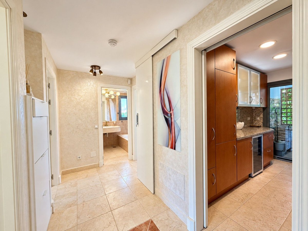 2 Bed Ground Floor Apartment in Estepona