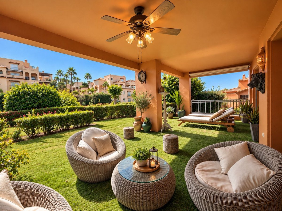 2 Bed Ground Floor Apartment in Estepona