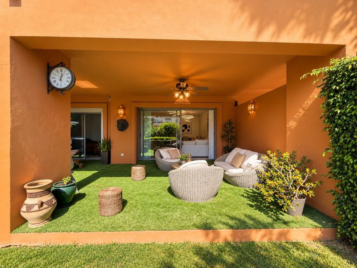 2 Bed Ground Floor Apartment in Estepona
