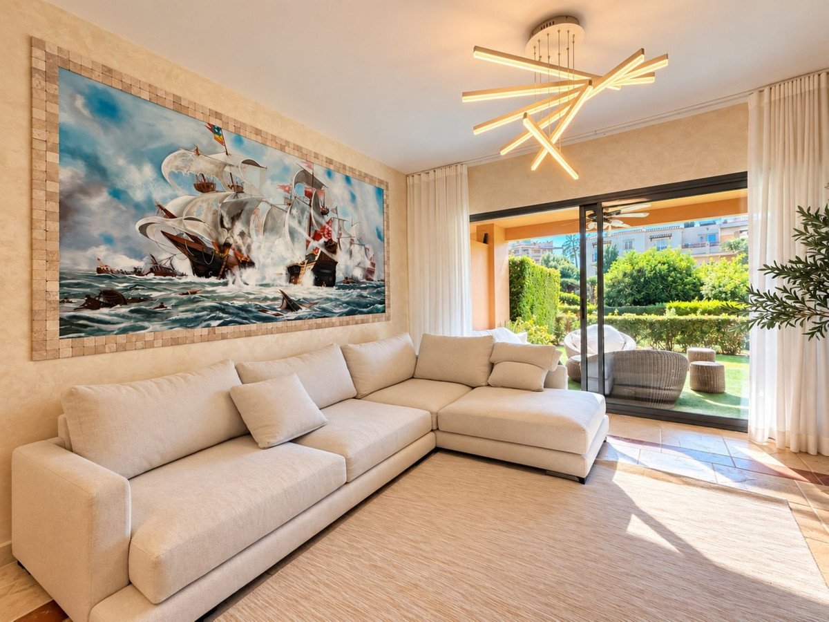 2 Bed Ground Floor Apartment in Estepona