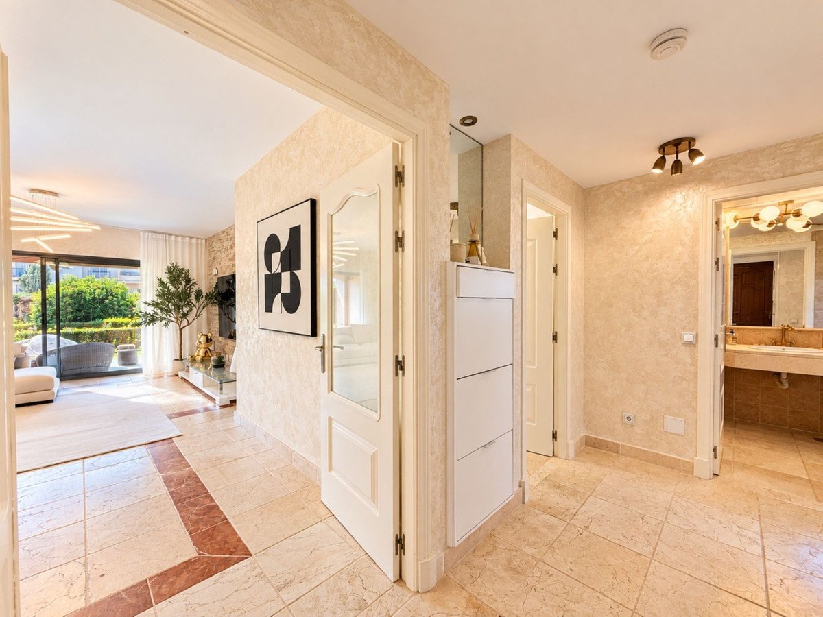 2 Bed Ground Floor Apartment in Estepona
