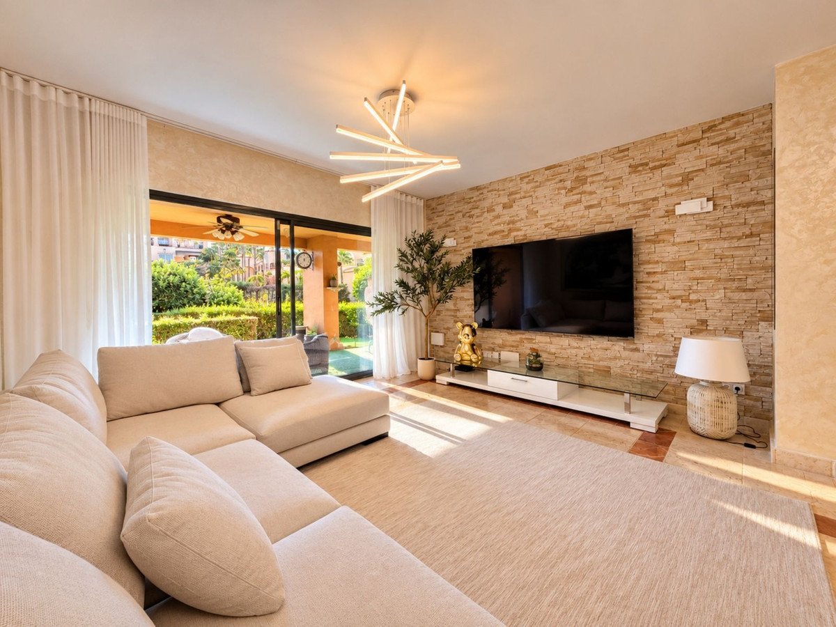 2 Bed Ground Floor Apartment in Estepona