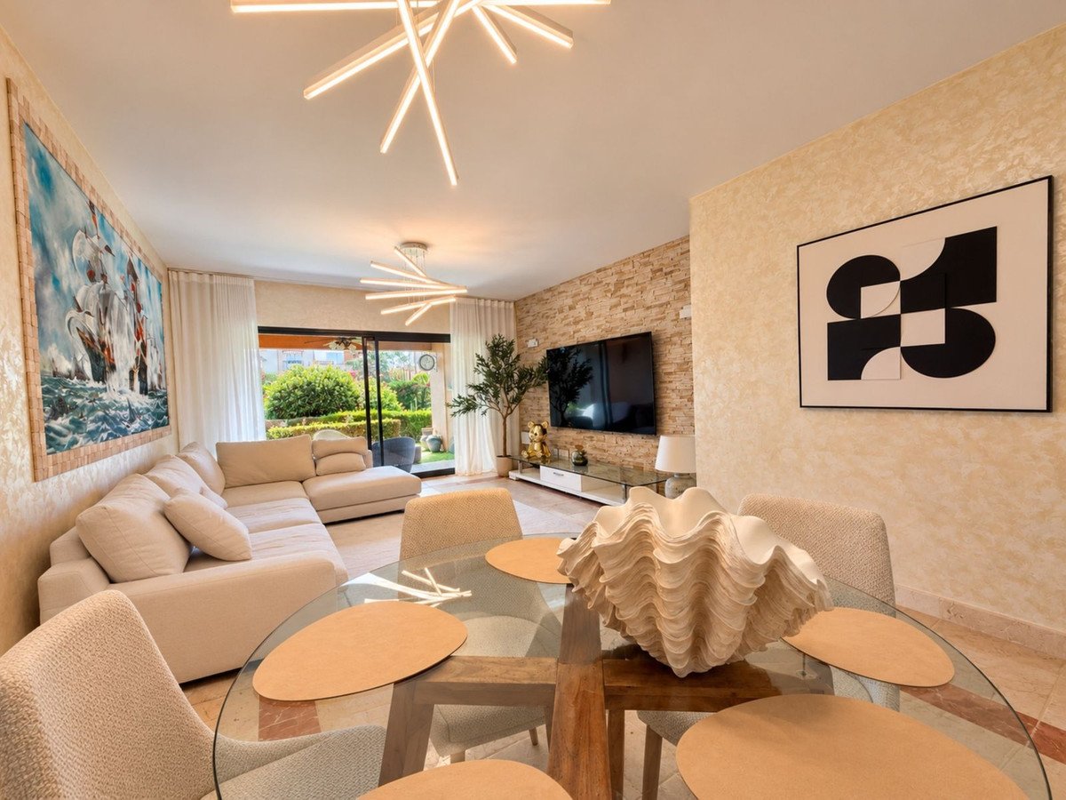 2 Bed Ground Floor Apartment in Estepona