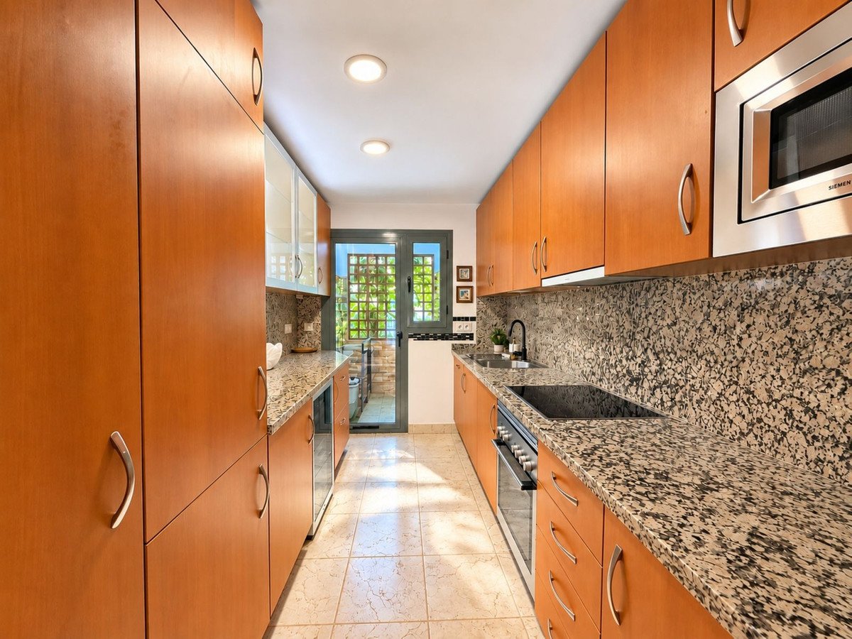 2 Bed Ground Floor Apartment in Estepona