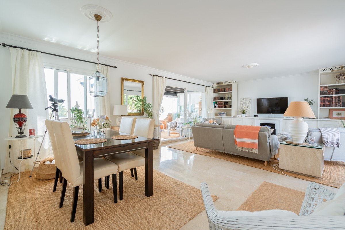 2 Bed Penthouse in El Paraiso