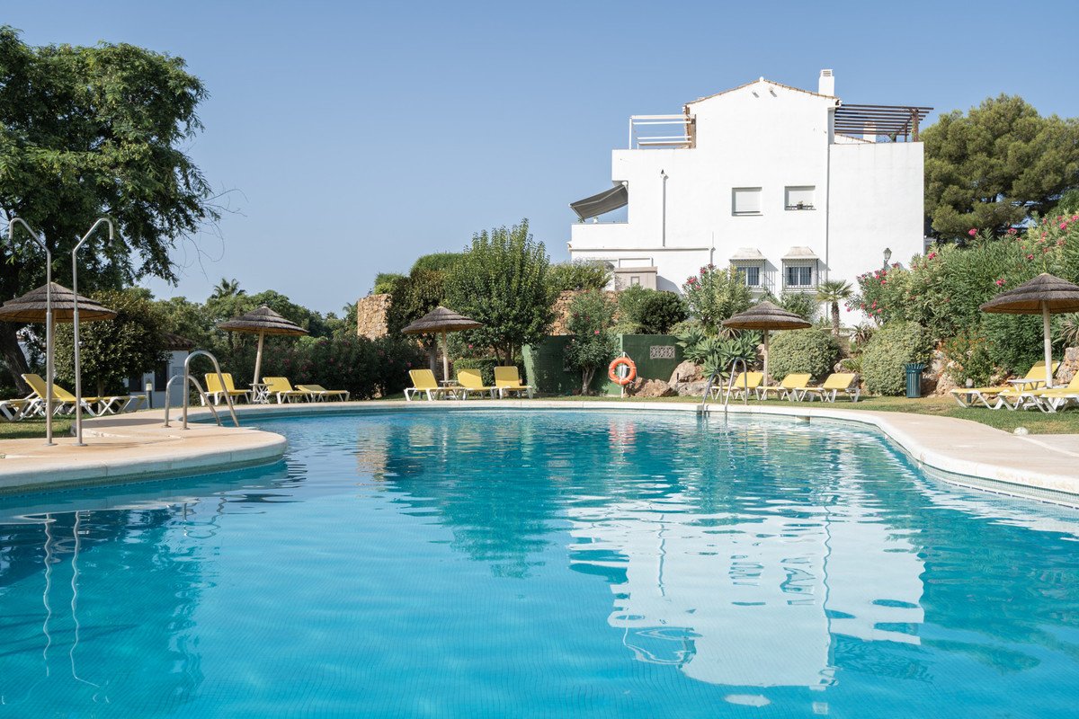 2 Bed Penthouse in El Paraiso