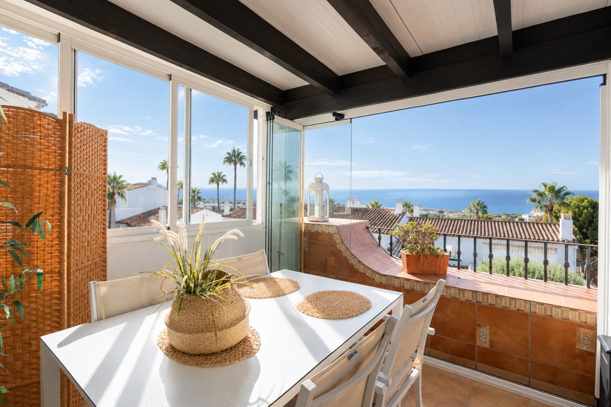 2 Bed Penthouse in El Paraiso