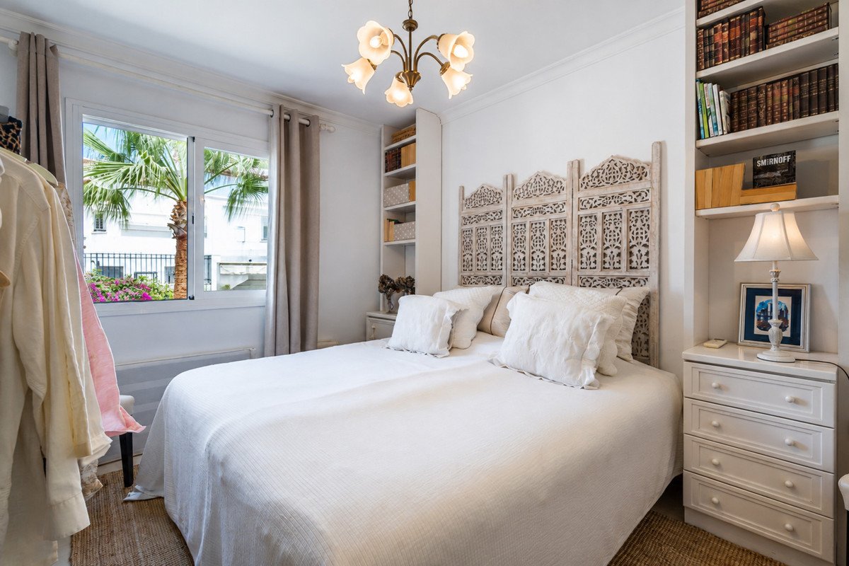 2 Bed Penthouse in El Paraiso