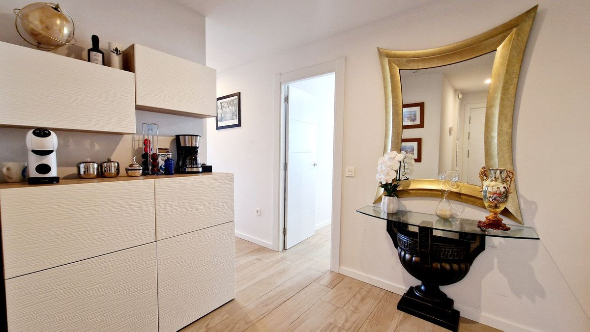 3 Bed Middle Floor Apartment in Nueva Andalucía