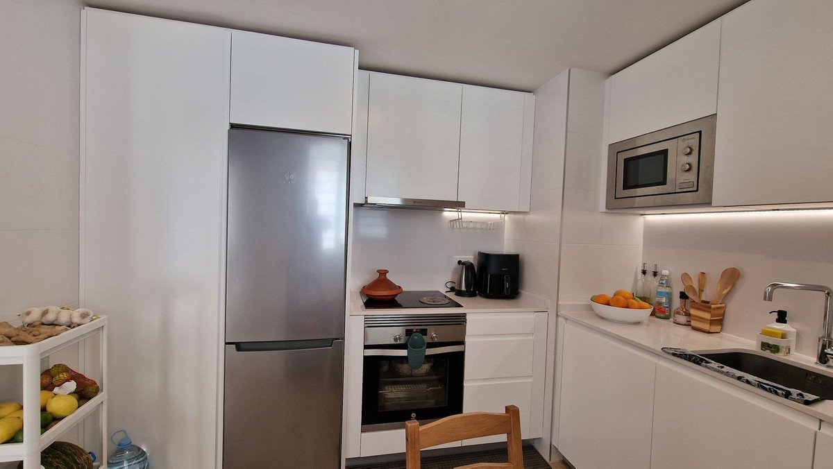 3 Bed Middle Floor Apartment in Nueva Andalucía